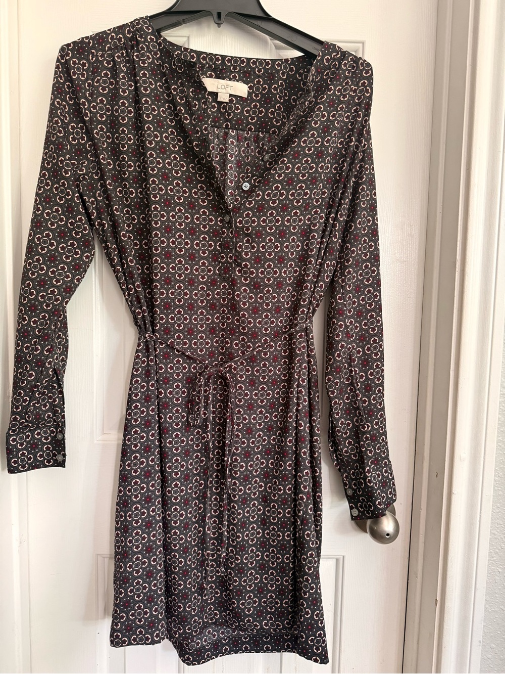 LOFT Black Printed Long-Sleeve Tie-Waist Dress